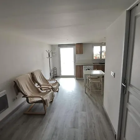 Apartman Rez-de-chaussee De Maison